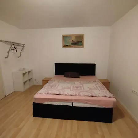 Pivate In Stuttgart, Wifi, Hifi & Tv Privatunterkunft